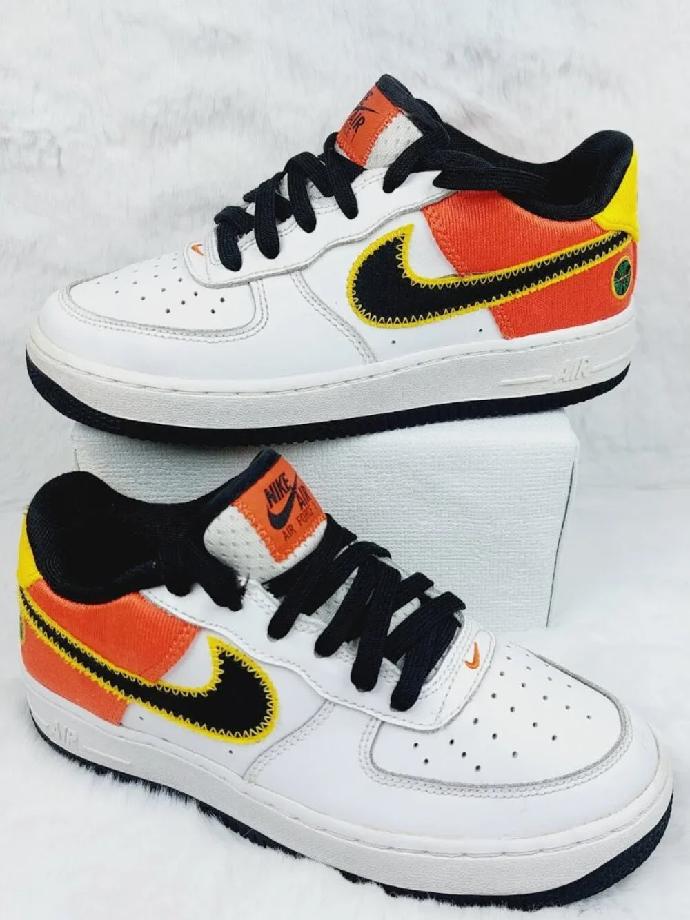 Nike Boys' White Orange Flash Amarillo Black Air Force 1 LV8 Low Sneaker Size 4Y